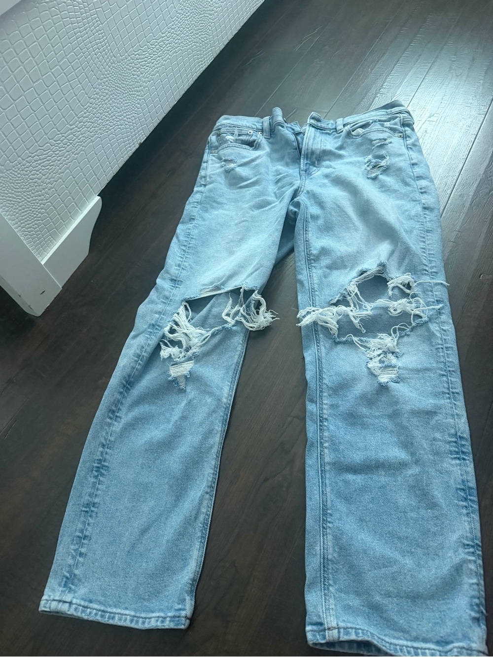 American Eagle Outfitters Light Blue Ripped Boyfriend Jeans